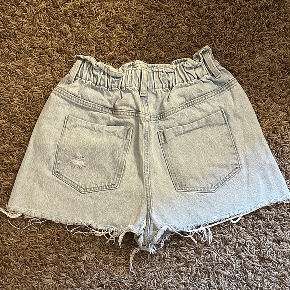 Zara Light Blue High-Waisted Jean Shorts - Picture 2 of 2